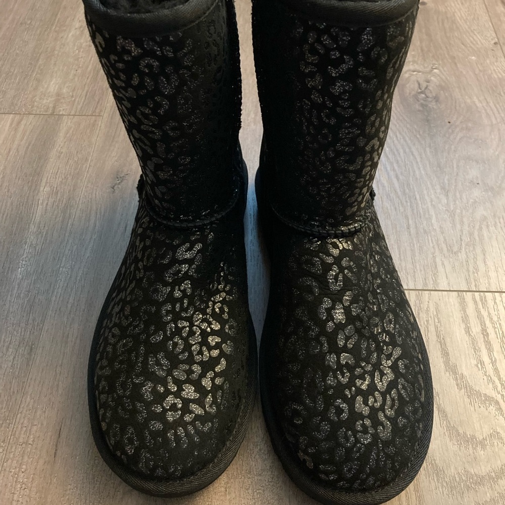 Ugg Classic Short Snow Leopard